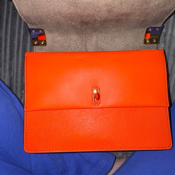 Michael Kors Vibrant Orange Crossbody with Gold Chain - Picture 4 of 4